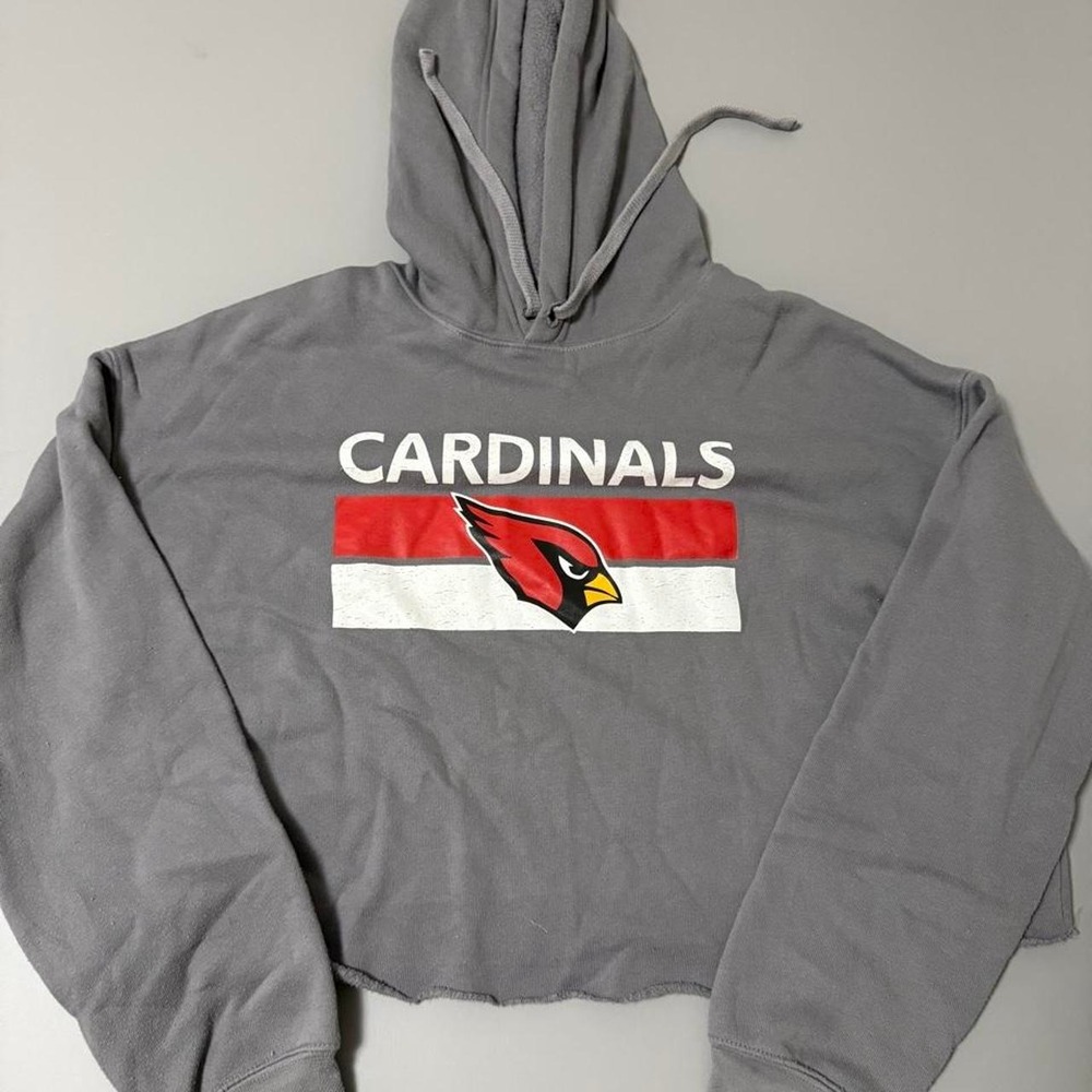 Bella + Canvas Cardinals Cropped Hoodie Size Large. H29